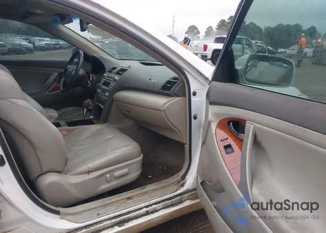 2010 Toyota Camry Xle V6 z USA, uszkodzony, nr VIN 4T1BK3EK1AU605522